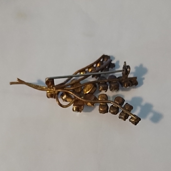 Elegant Crystal Brooch Set - Red, Green, Silver - Picture 7 of 7